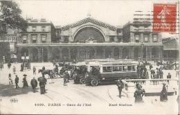 CARTE POSTALE PHOTO ORIGINALE ANCIENNE : PARIS  LA GARE DE L'EST AUTOBUS ANIMEE PARIS (75) - Gares - Sans Trains