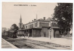 Cpa 80 - Ailly Sur Noye - La Gare (intérieur Avec Train) - Ailly Sur Noye