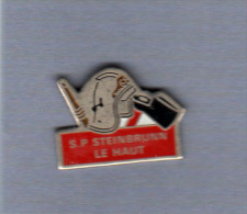 Pin´s  Sapeurs  Pompiers  STEINBRUNN  LE  HAUT  ( 68 ) - Firemen