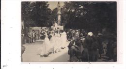 CPA PHOTO 84 - CAMARET - Le7 Août 1949 - En Promenade - TB Plan D'une Procession à La Vierge - TB Animation - Camaret Sur Aigues