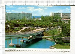BAHAMAS -  LUXURY  HOTELS Are A Step Away The Beach On Beautiful Paradise Island - Bahamas
