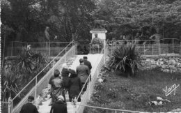 Cp , Religion , 65 , LOURDES , Le Chemin De Croix Au Calvaire , 1 ére Station : Jésus Est Condanné à Mort , Vierge - Monumentos