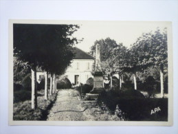 CASTERA-VERDUZAN  (Gers)  :  Parc , Monument Aux MORTS , Groupe Scolaire  (Carte  SM) - Castera