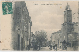 13 // LAMBESC   Place De La République Et Jacquemart   Coll L.A.  ** - Lambesc