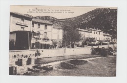 84 - Fontaine De Vaucluse - Avenue De La Fontaine - Café / Groupe Radical Et Radical Socialiste - Political Parties & Elections