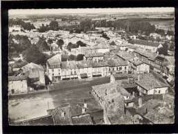 79 Chef-boutonne Place De La Halle & Route De Niort édit. Lapie N° 7 Aérienne - Chef Boutonne