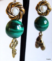 Boucles D´oreilles Dissociées Vert Accessoires Vieil Or Malachite Pierre Semi-précieuse Et Nacre  La Perle De Nacre Fait - Oorringen