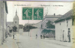 DOULAINCOURT (Haute-Marne) - La Rue Mathey - Animée - Doulaincourt