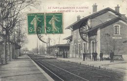 LIOSQUE A MUSIQUE - MIDI PYRENEES - 82 - TARN Et GARONNE - CAUSSADE - La Gare Avec Animation Et Personnel - Caussade