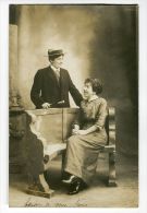 Ref 191 - CARTE-PHOTO - Couple (scan Du Verso) Carte Adressée à La Famille Fortin 131 Rue Broca Paris 13è - Autres