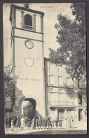 CPA ANCIENNE- FRANCE- RIVESALTES (66)- LE CLOCHER ET LA PLACE DE L'HOTEL DE VILLE- TRES BELLE ANIMATION- HORLOGE - Rivesaltes