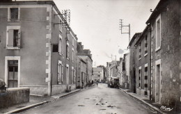 L'Hermenault : La Rue Principale - L'Hermenault