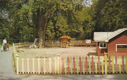 Canada Three Little Pigs Storybook Gardens London Ontario - Londen