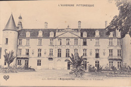 Environs D'AIGUEPERSE.  _  Chateau De Villemont. Proprietaire En Chemise Blanche. - Aigueperse