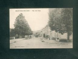 Montier En Der (52) - Rue Des Ponts ( Animée Café Des Voyageurs Ed. Guerin Libraire) - Montier-en-Der