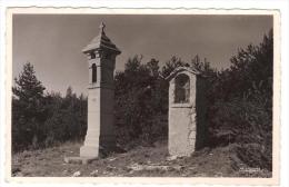 04- St ETIENNE LES ORGUES (B.A). Oratoires Dans La Montagne De Lure (alt.1200 M) - Monumenten