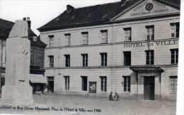 76 NEUCHATEL EN BRAY Place De L'Hotel De Ville, Reproduction Offert Par Editions Atlas - Offranville