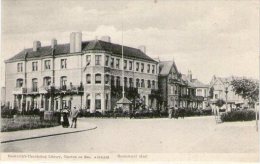 BLACK AND WHITE POSTCARD - BEAUMONT HALL - CLACTON-ON-SEA, ESSEX - Clacton On Sea