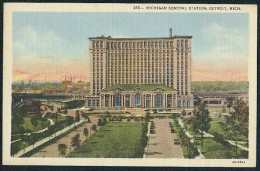 215 - Michigan Central Station, Detroit, Mich. ----- Postcard Not Traveled - Detroit