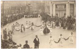 "Les Mystères Du Rosaire à La Procession De Sainte-Gudule à Bruxelles / De Rozenkrans In De Processie Van St Goedele" - Fêtes, événements