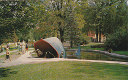 Canada Willie The Blue Whale Stroybook Gardens Springbank Park London Ontario - Londen