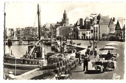 LE CROISIC  - Les Quais Et Le Port.   CPSM - Le Croisic