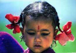 Dimla Dans Les Bras De Sa Maman Aveugle Sur La Route De PANAUTI Nepal,photo Raymond FAU, Fillette - Népal