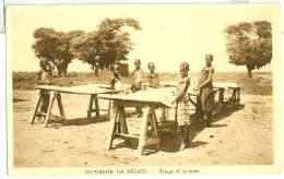 Ouvroir De Segou Triage De La Laine - Mali