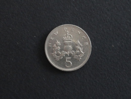 1979 - 5 New Pence Grande-Bretagne - England - 5 Pence & 5 New Pence