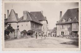 SAINT GERMAIN LES BELLES 87 PLACE DE L'EGLISE BELLE CARTE ANIMEE RARE !!! - Saint Germain Les Belles