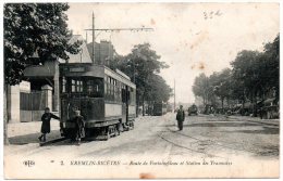 KREMLIN-BICETRE : Route De Fontainebleau Et Station Des Tramways - Kremlin Bicetre