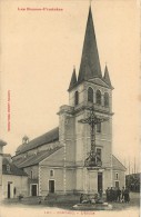 64 PONTACQ L'EGLISE ET LE MONUMENT AUX MORTS AVEC GROUPE DE PERSONNES - Pontacq