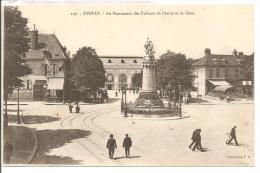 10 - TROYES  - Le Monument Des Enfants De L'Aube Et La Gare - Petite Animation - War Memorials