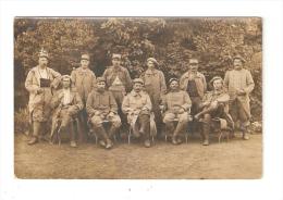 Carte Photo : Groupe De Soldats Posant Dans Un Parc - Lieu à Déterminer ( Ville Illisible Dans Le Texte !!!) - Regiments