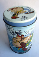 RARE BOITE  EN METAL Fer Blanc DE COOCKIES  ASTERIX - LA RECONCILIATION - Art De La Table