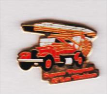 Pin's SAPEURS POMPIERS    85 LES HERBIERS - Pompiers