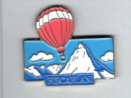 Pin´s  MONTGOLFIERE  FISCAPLAN  Avec Une Belle Montagne - Airships