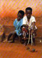 Benin ,photo Claude Sauvageot, Enfants Jouant Avec Des Crabes - Benin