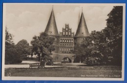 Deutschland; Lübeck; Holstentor; 1933 - Luebeck