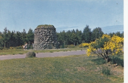 BT18640 The Memorial Cairn Culloden Moor   2 Scans - Inverness-shire