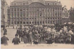 BELGIQUE BRUXELLES GRAND'PLACE MARCHE AUX FLEURS BELLE CARTE ANIMEE RARE - Markten