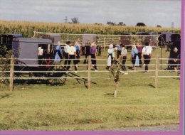 (999) USA - Amish Country - Horse Carriage Playing Handball - Handball