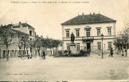 CPA 42 FEURS PLACE DE L HOTEL DE VILLE ET STATUE DU COLONEL COMBES 1906 - Feurs