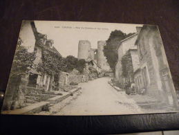 A19.CPA.23 CROCQ.Rue Du Chateau Et Les Ruines..(CREUSE)...rare Beau Plan Animé.non écrite - Crocq