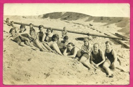 CPA CARTE PHOTO - Bronzage FAMILIAL - PHOTOGRAPHIE Photography Plage Baigneurs Baigneuses - Non Classés