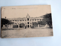 Carte Postale Ancienne : Nouvelle Calédonie : Noumea , La Caserne D' Infanterie Le Jour Du 14 Juillet - New Caledonia