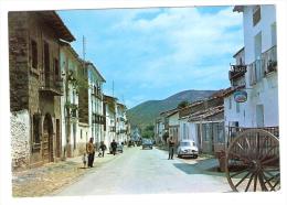 MANZANERA ( Teruel, Aragon, Espana ): Carretera; Bar ;Auto Dauphine Renault ,Charette; Animada, TTB ! - Teruel