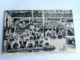 Delcampe - Carte Postale Ancienne : HASPARREN : Atelier De Chaussures , Maison Amespil - Hasparren