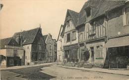 LUYNES VIEILLES MAISONS - Luynes