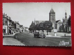 78 - LE PERRAY EN YVELINES - RUE DE PARIS - PLACE DE LA MAIRIE - VIEILLE VOITURE - - Le Perray En Yvelines